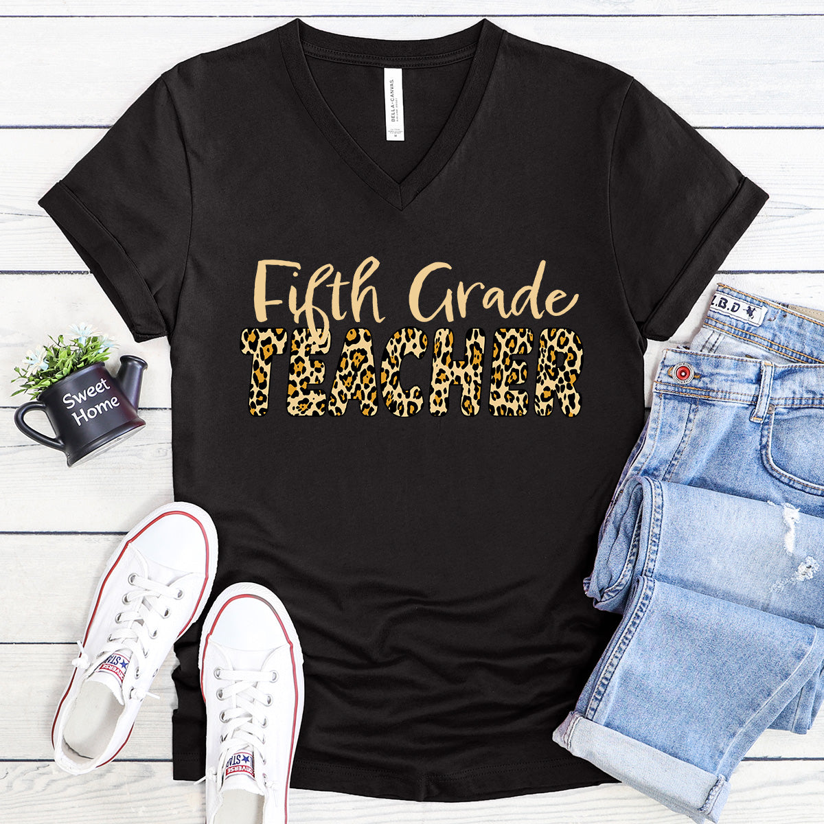 Fifth Grade TEACHER in Leopard print - V-Neck Tee