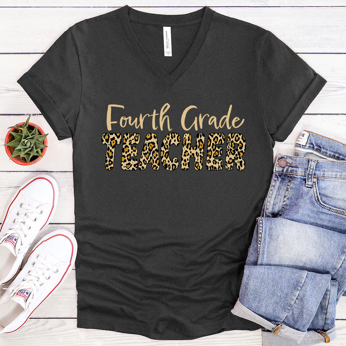 Fourth Grade TEACHER in Leopard print - V-Neck Tee