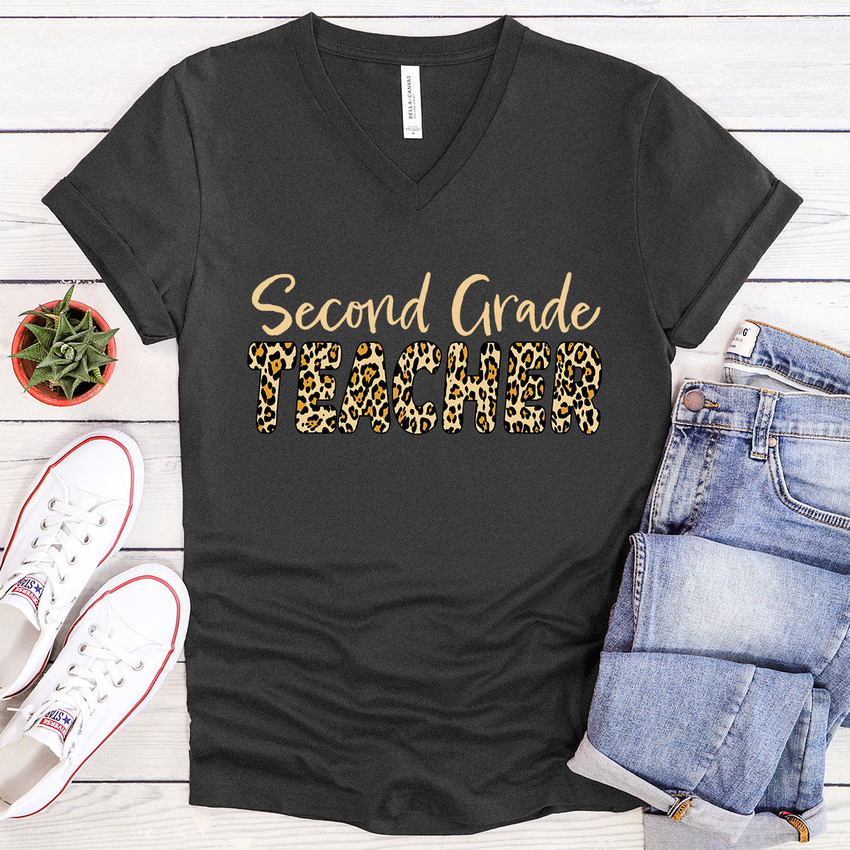 Second Grade TEACHER in Leopard print - V-Neck Tee