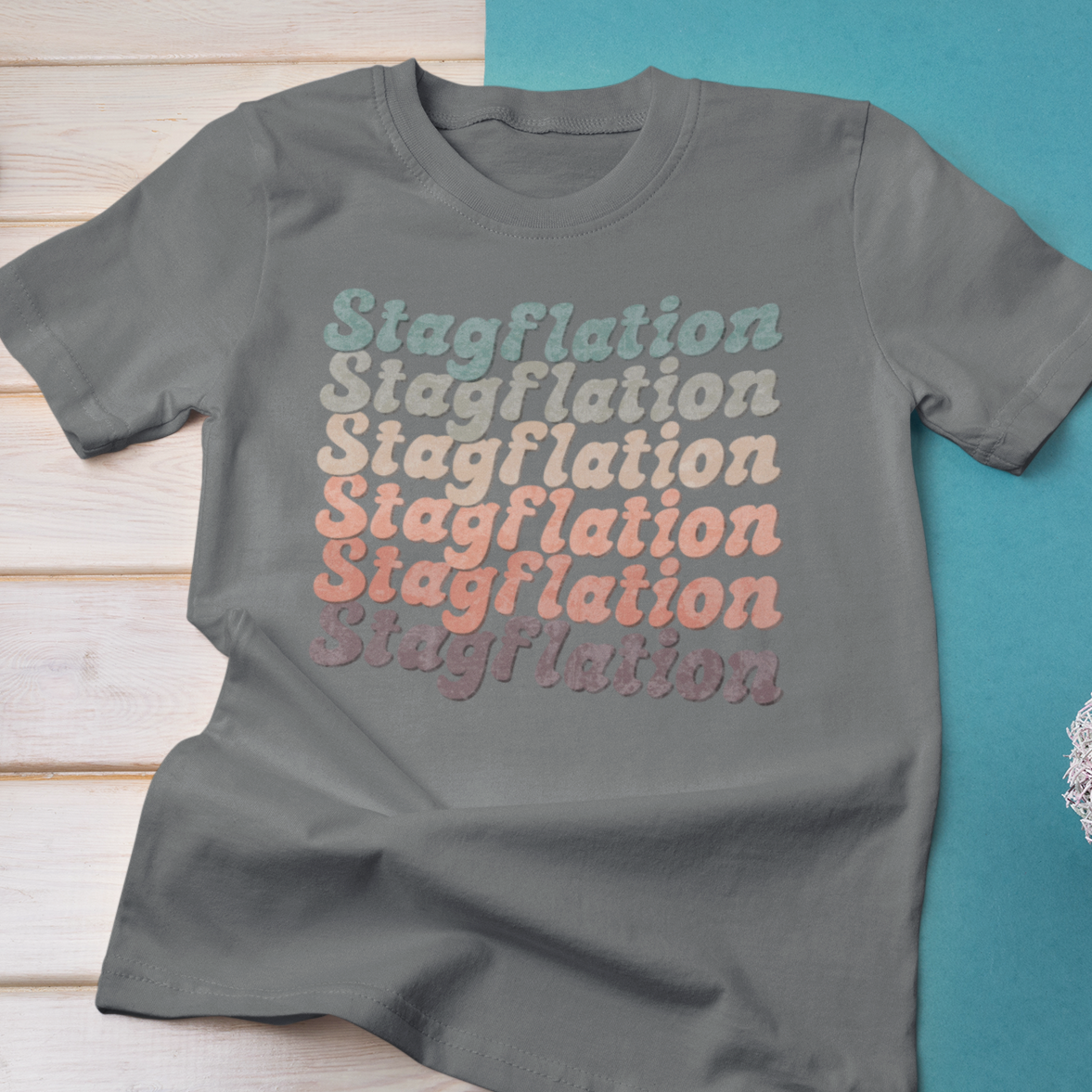 Stagflation on Repeat Modern-Retro - T-shirt