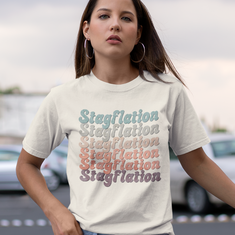 Stagflation on Repeat Modern-Retro - T-shirt